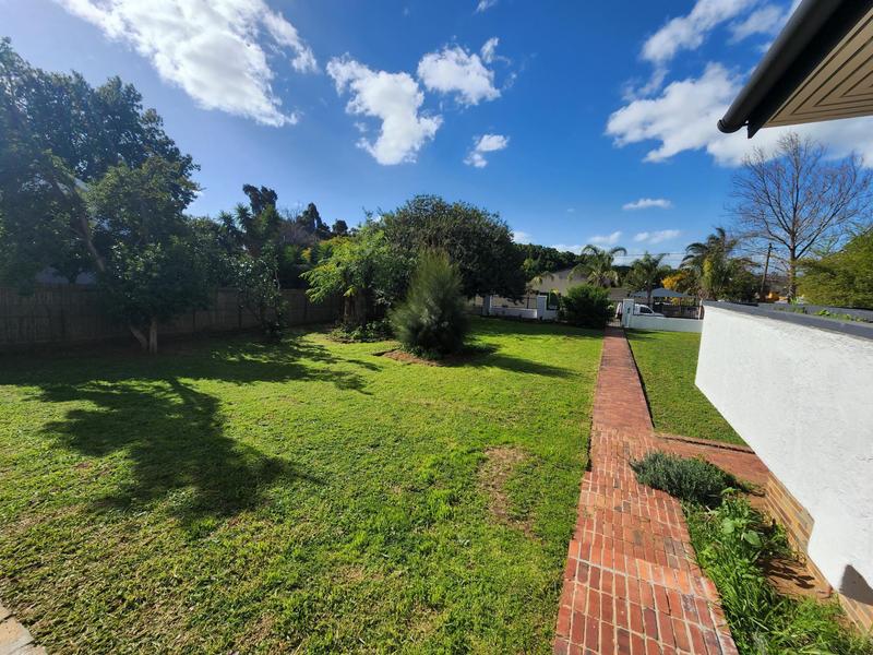 3 Bedroom Property for Sale in Bergzicht Western Cape